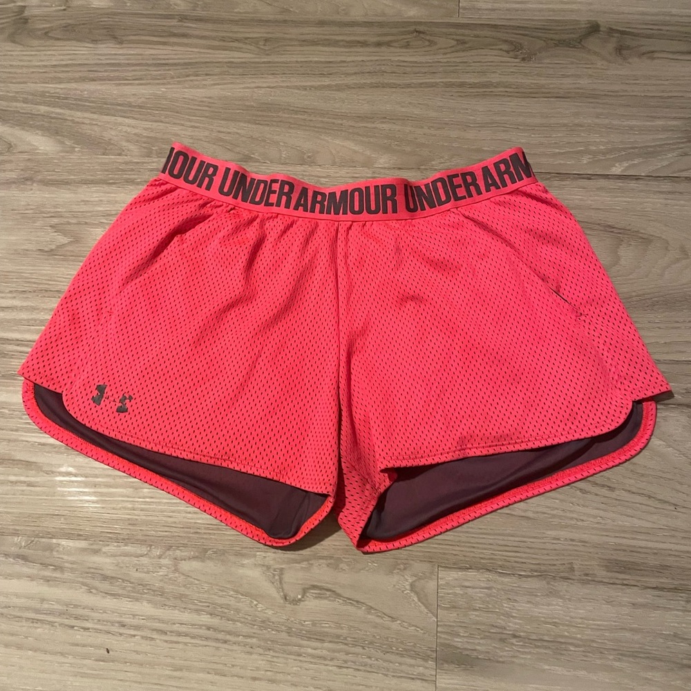 Under Armour Loose Fit Heat Gear Shorts